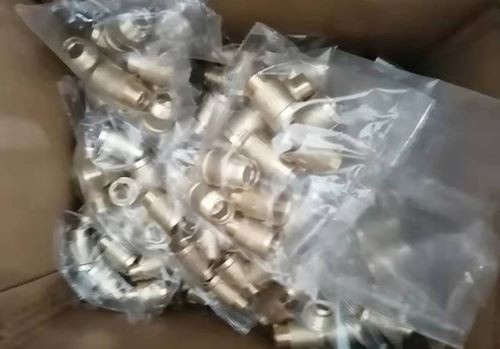 Imballaggio di raccordi in ottone tipo 02